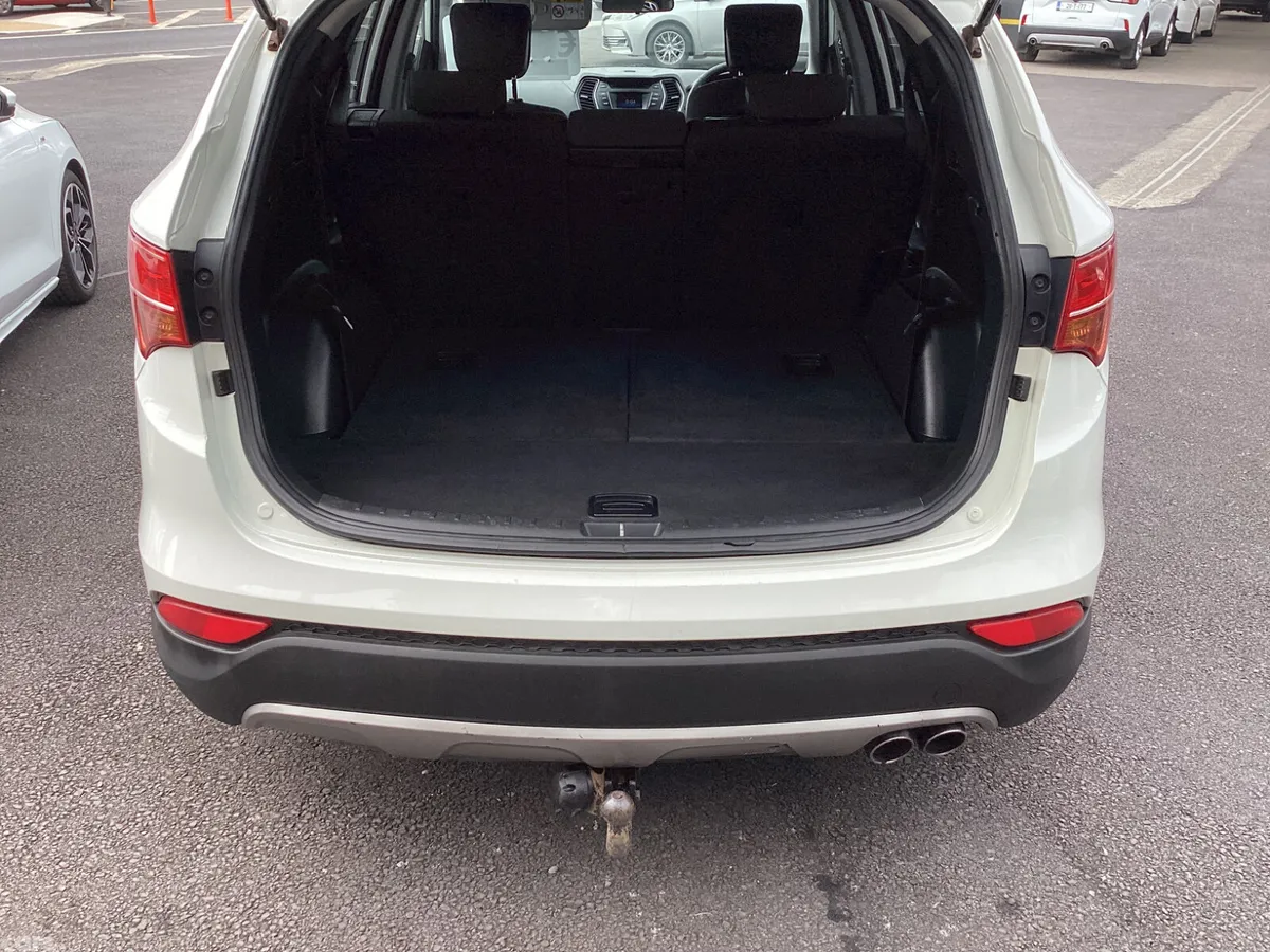 Hyundai Santa Fe SUV, Diesel, 2014, White