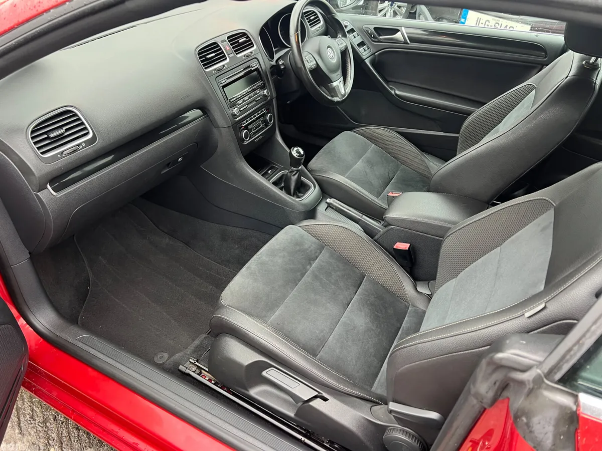 Volkswagen Golf Convertible, Petrol, 2011, Red