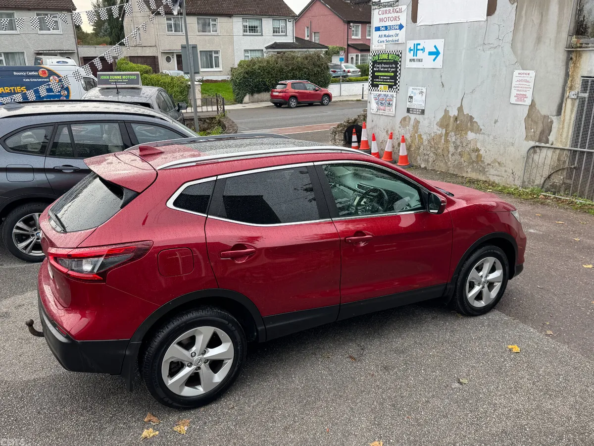 Nissan Qashqai MPV, Diesel, 2018, Red