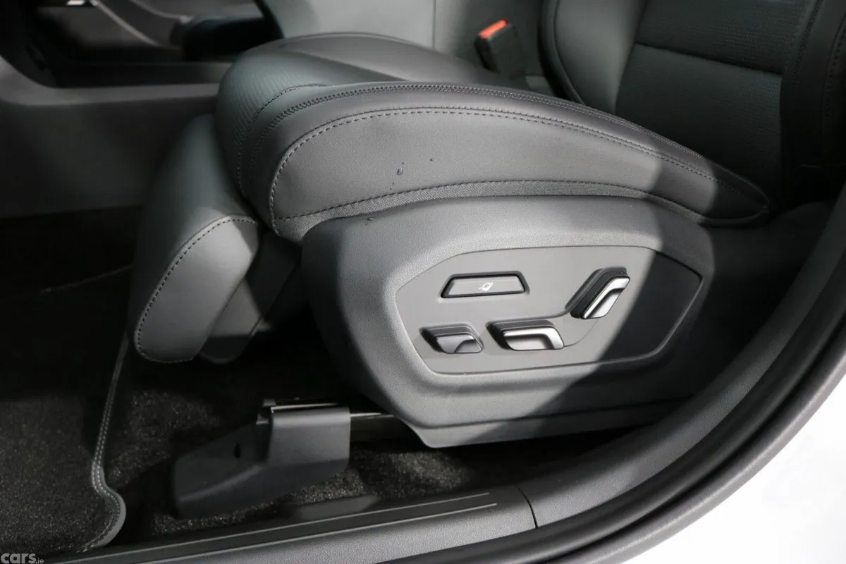 Hyundai Santa Fe SUV, Petrol Plug-in Hybrid, 2026, White