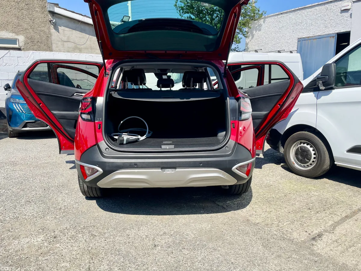 Kia Sportage SUV, Petrol Plug-in Hybrid, 2024, Red