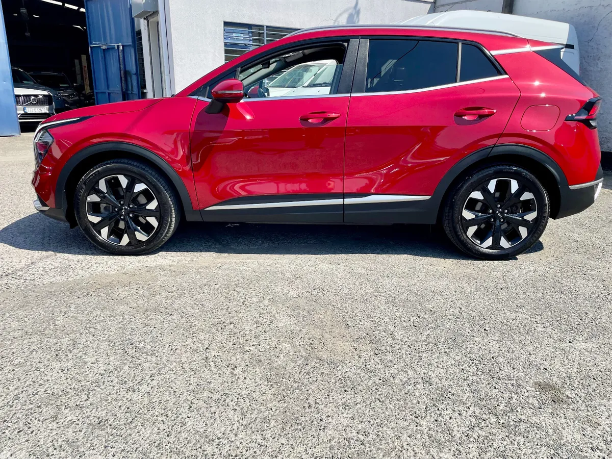 Kia Sportage SUV, Petrol Plug-in Hybrid, 2024, Red