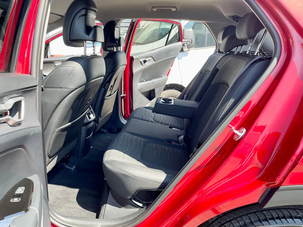 Kia Sportage SUV, Petrol Plug-in Hybrid, 2024, Red