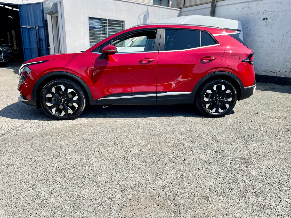 Kia Sportage SUV, Petrol Plug-in Hybrid, 2024, Red