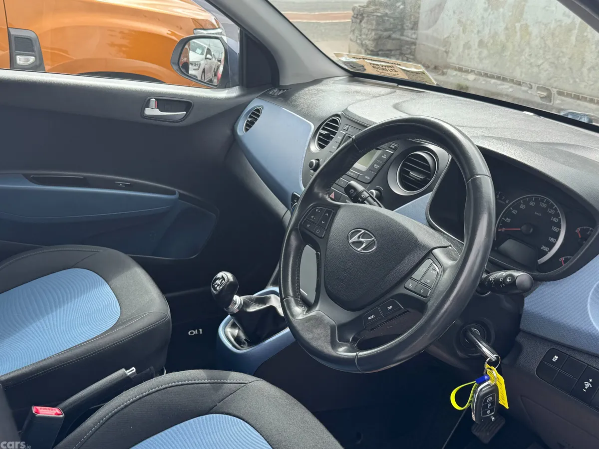 Hyundai i10 Hatchback, Petrol, 2017, Grey