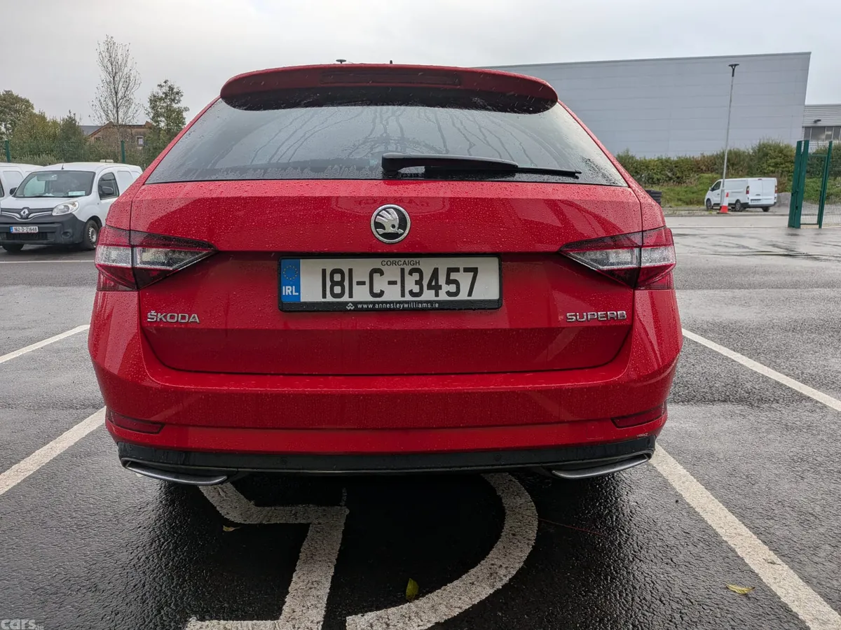 Skoda Superb Hatchback, Diesel, 2018, Red
