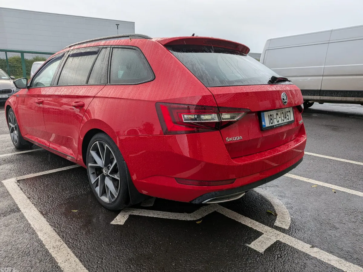 Skoda Superb Hatchback, Diesel, 2018, Red