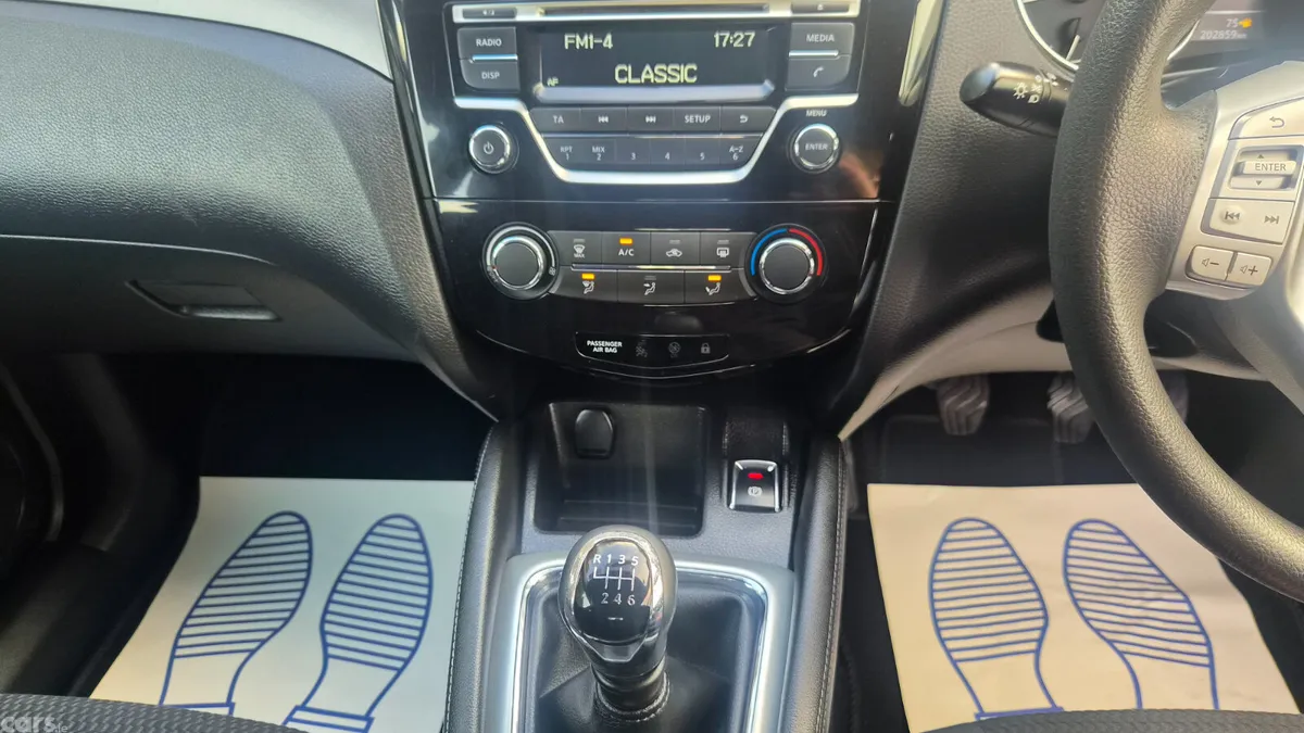 Nissan Qashqai Hatchback, Petrol, 2014, Grey