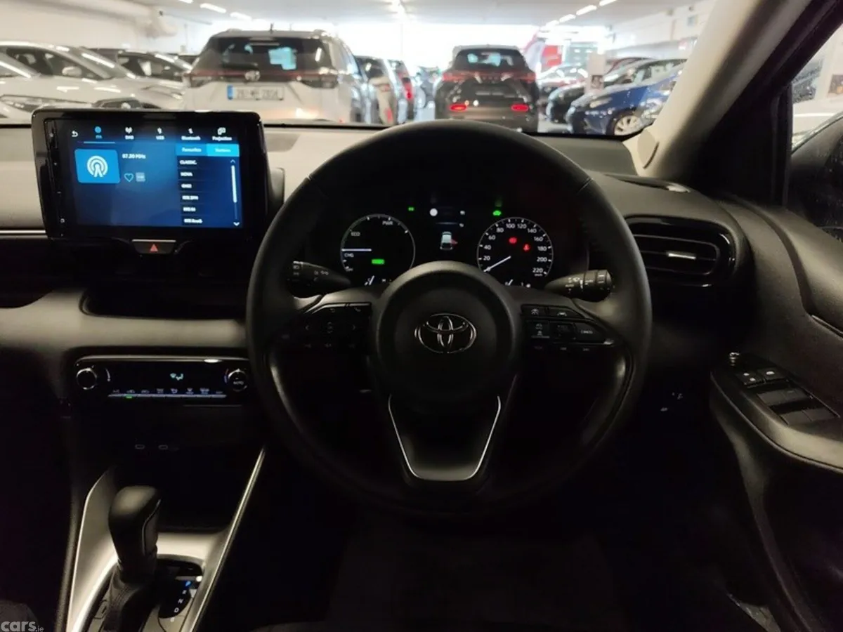 Toyota Yaris Hatchback, Petrol Hybrid, 2026, Green