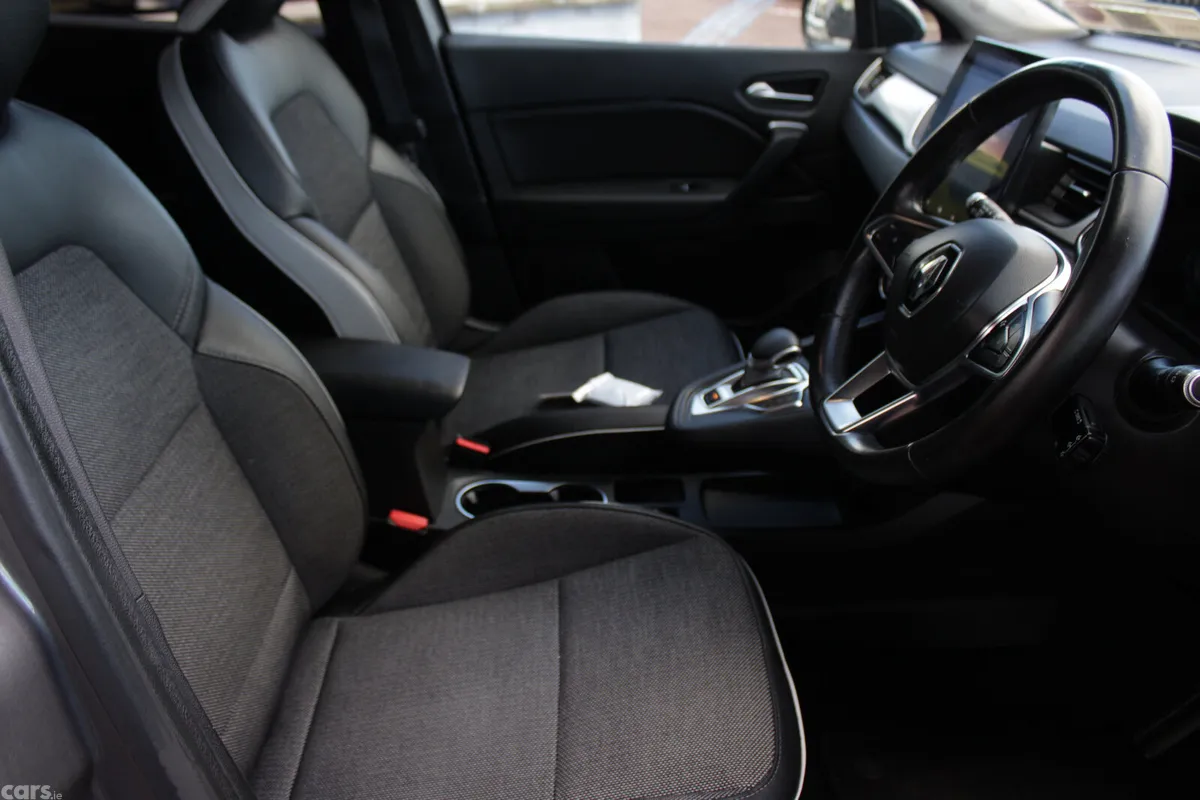 Renault Captur Hatchback, Petrol Plug-in Hybrid, 2021, Grey