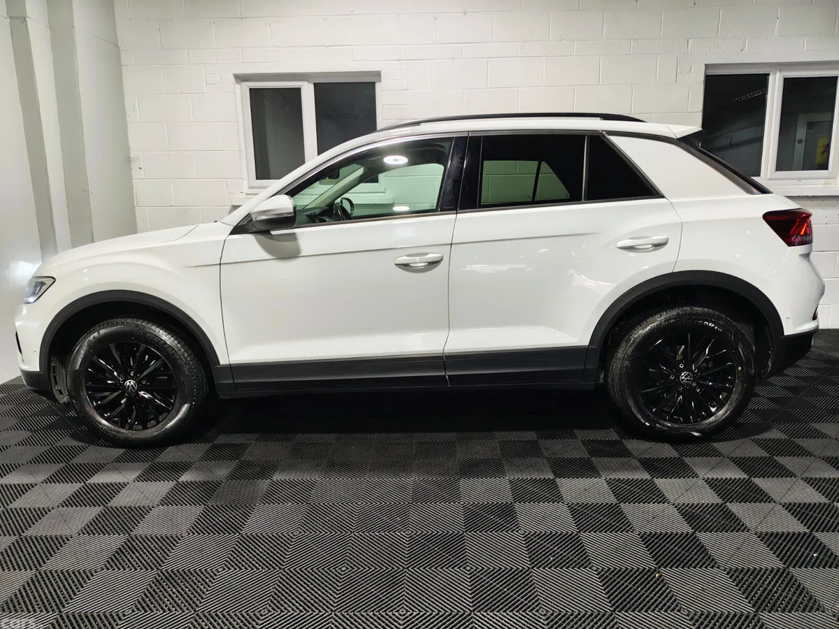 Volkswagen T-Roc SUV, Petrol, 2023, White