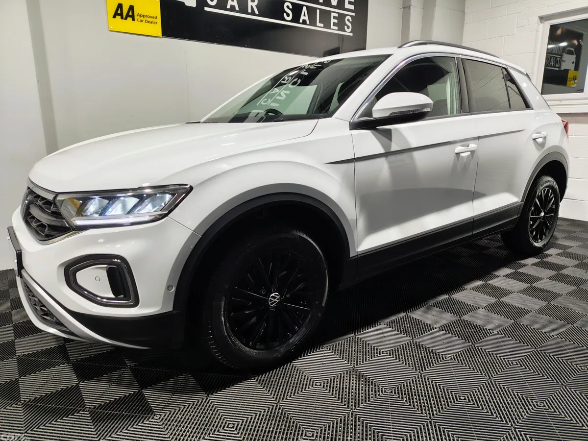 Volkswagen T-Roc SUV, Petrol, 2023, White