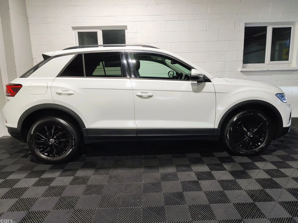 Volkswagen T-Roc SUV, Petrol, 2023, White