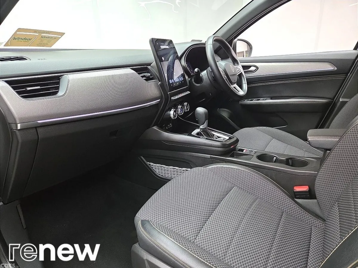 Renault Arkana Hatchback, Petrol Hybrid, 2025, White