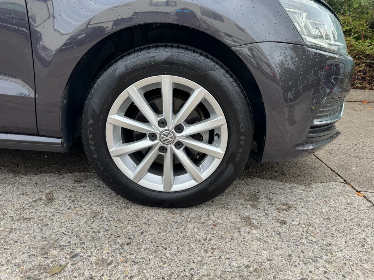 Volkswagen Polo Hatchback, Petrol, 2015, Grey