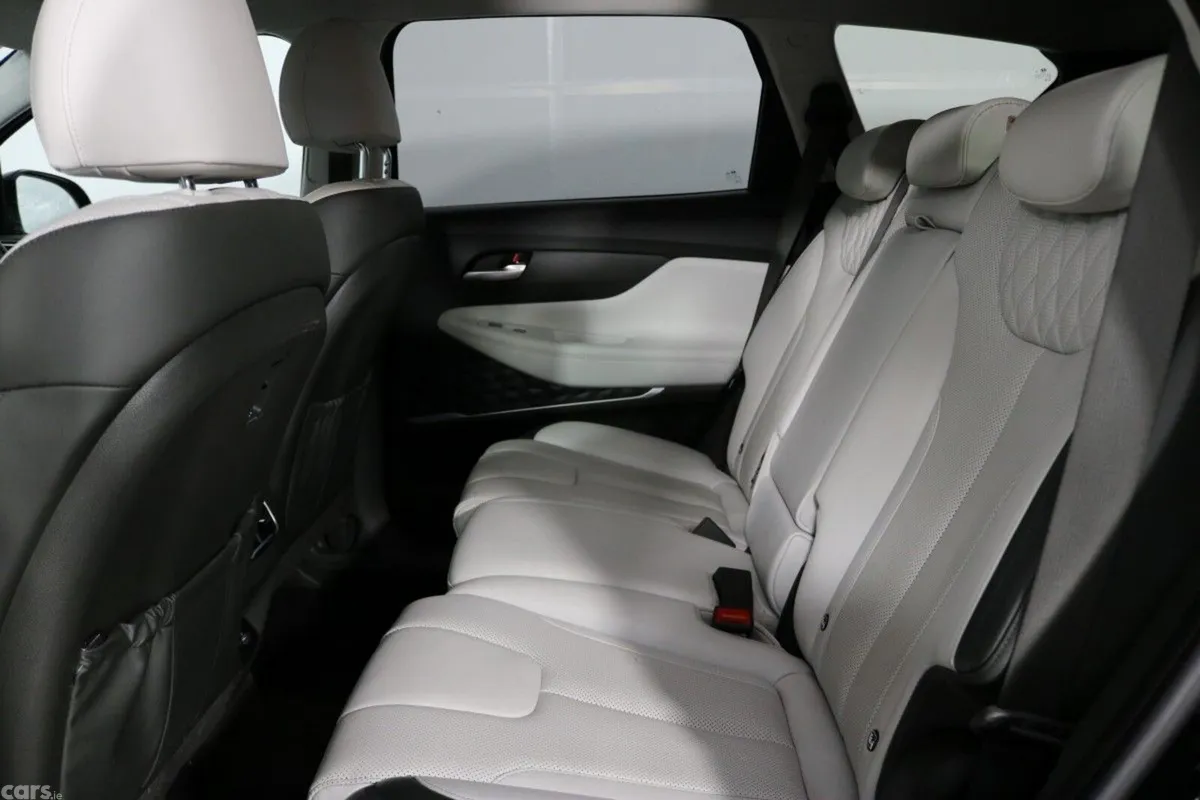 Hyundai Santa Fe SUV, Petrol Plug-in Hybrid, 2022, Black