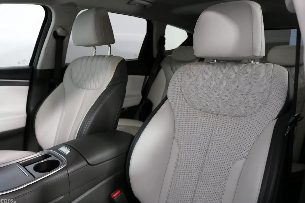 Hyundai Santa Fe SUV, Petrol Plug-in Hybrid, 2022, Black