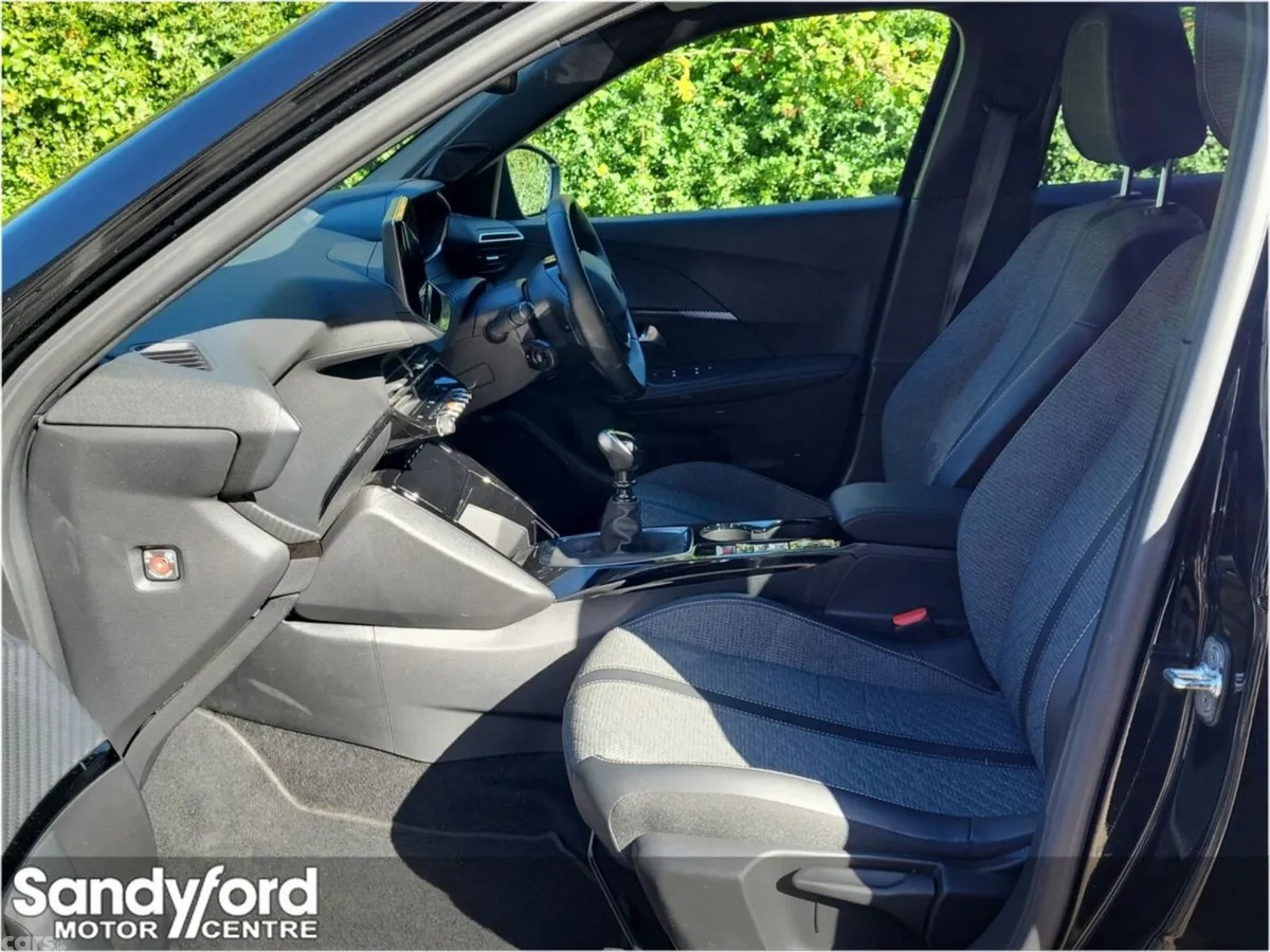 Peugeot 2008 MPV, Petrol, 2024, Black