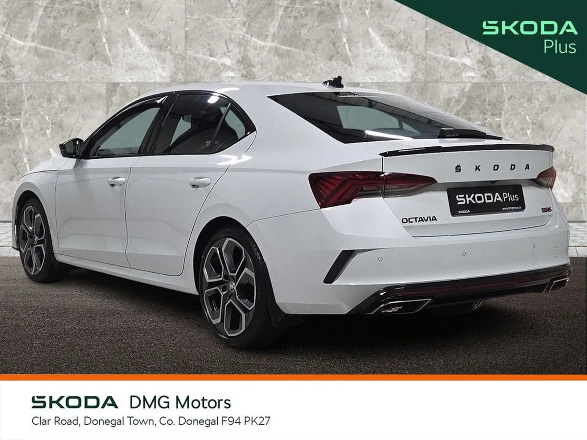 Skoda Octavia Saloon, Diesel, 2024, White