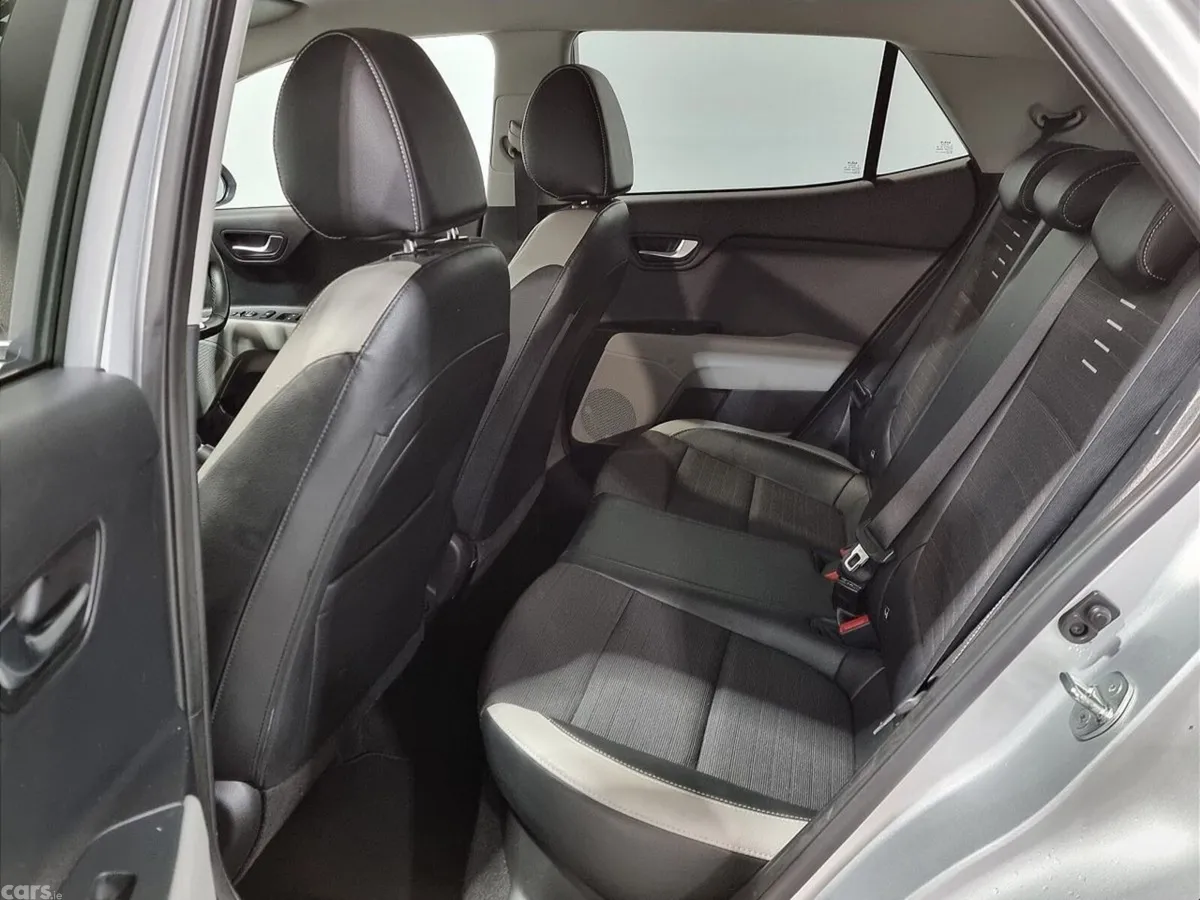 Kia Stonic Hatchback, Petrol Hybrid, 2025, Silver