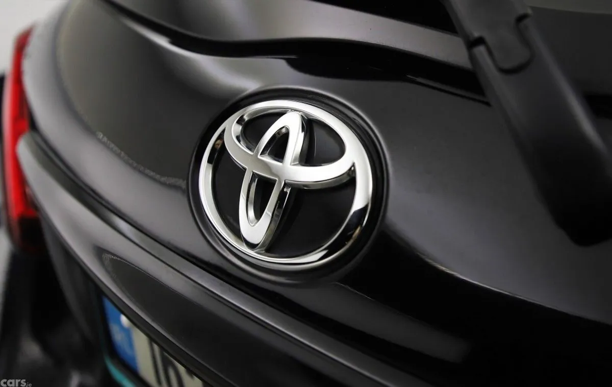 Toyota Yaris Hatchback, Petrol, 2016, Black