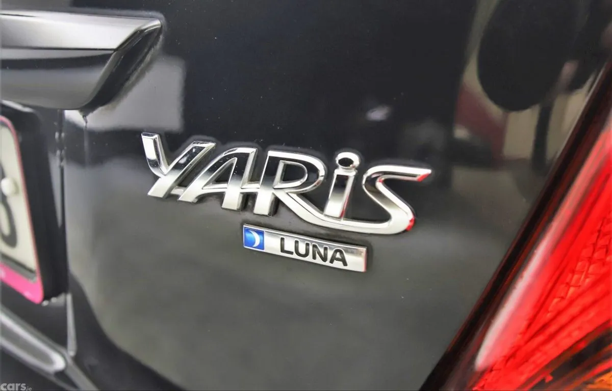 Toyota Yaris Hatchback, Petrol, 2016, Black