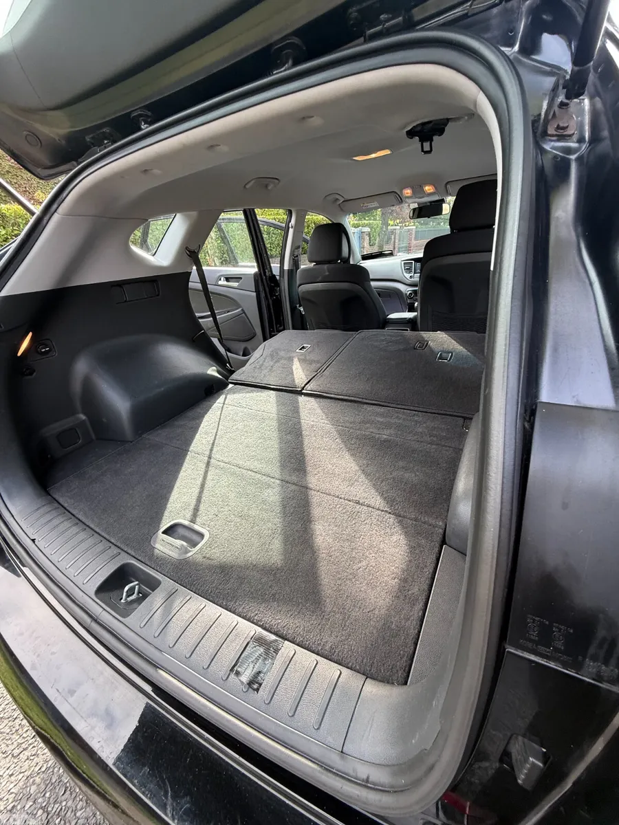 Hyundai Tucson SUV, Diesel, 2015, Black