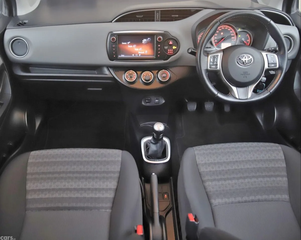 Toyota Yaris Hatchback, Petrol, 2016, Black