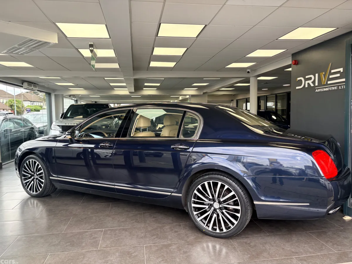 Bentley Flying Spur Saloon, Petrol, 2006, Blue