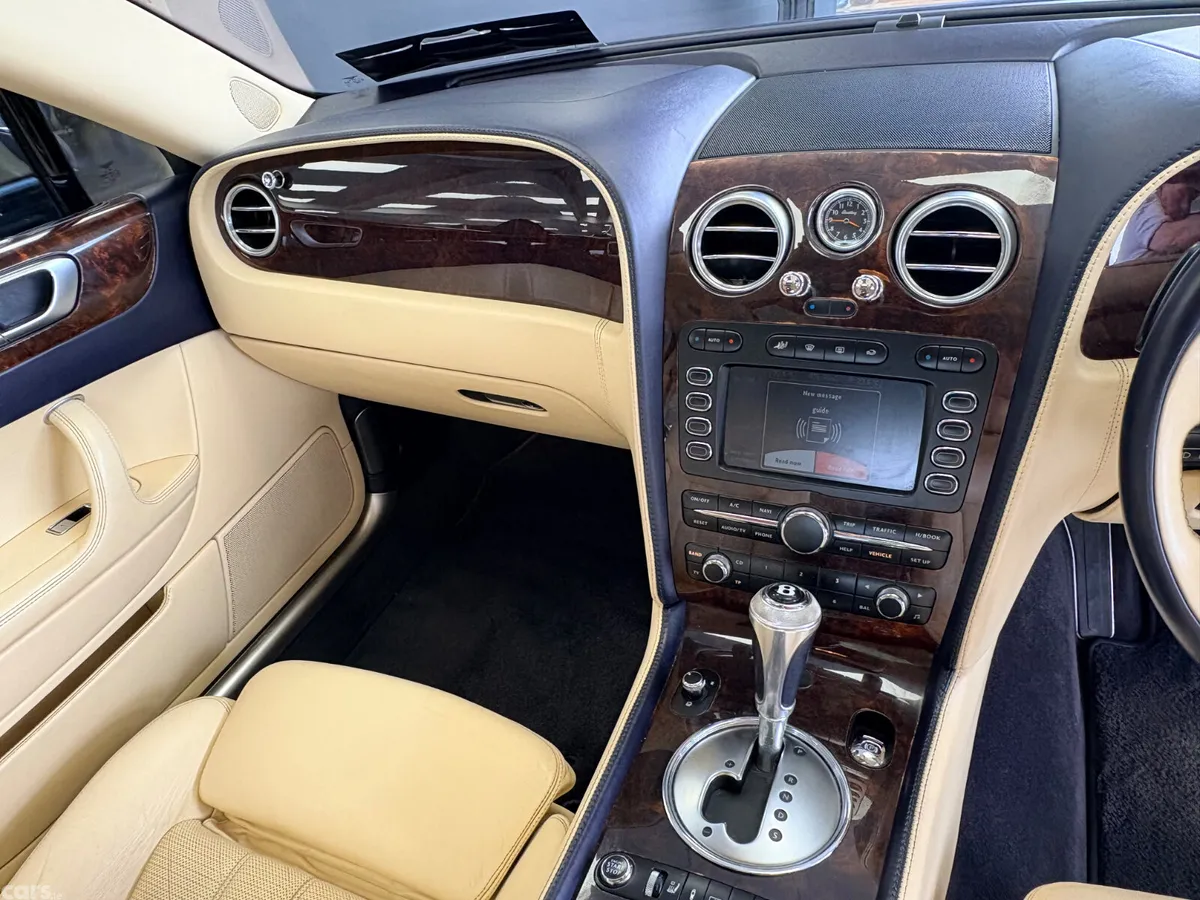 Bentley Flying Spur Saloon, Petrol, 2006, Blue