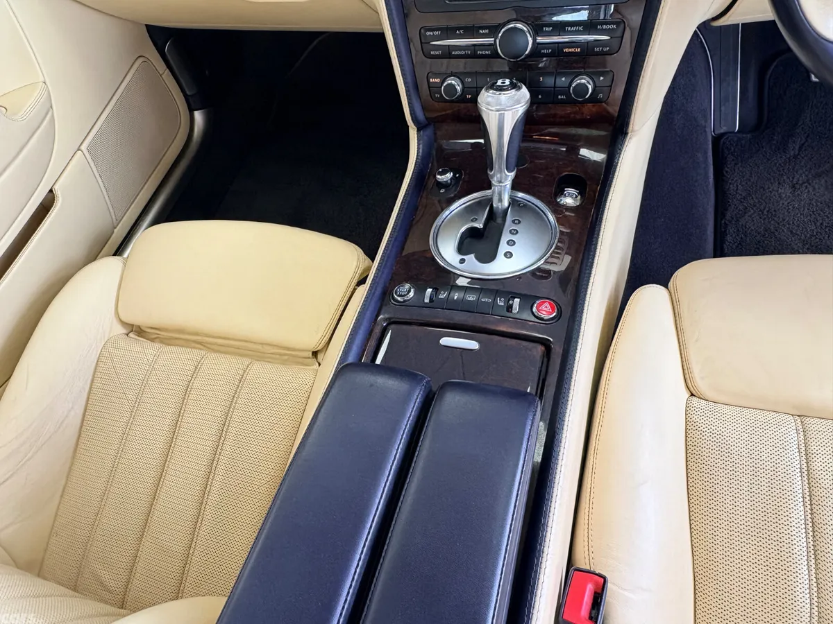 Bentley Flying Spur Saloon, Petrol, 2006, Blue