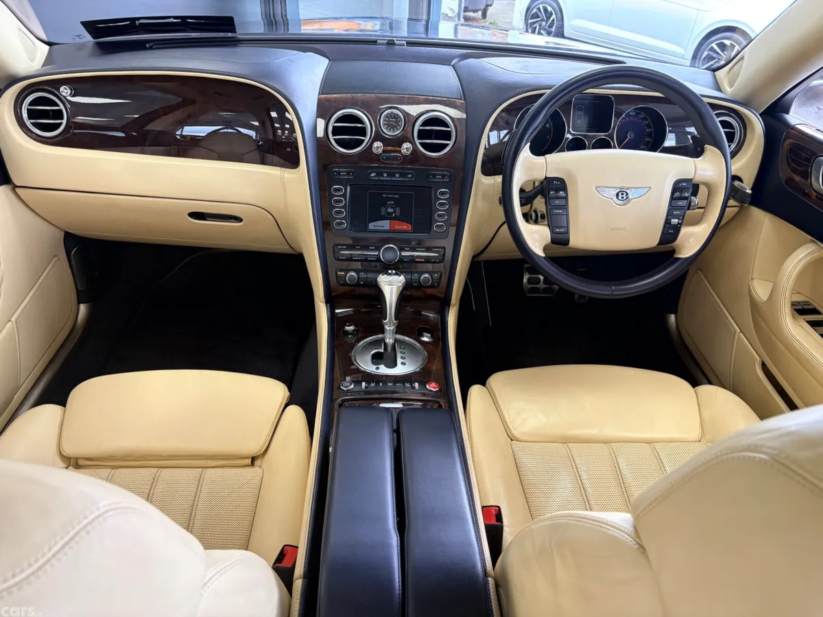 Bentley Flying Spur Saloon, Petrol, 2006, Blue