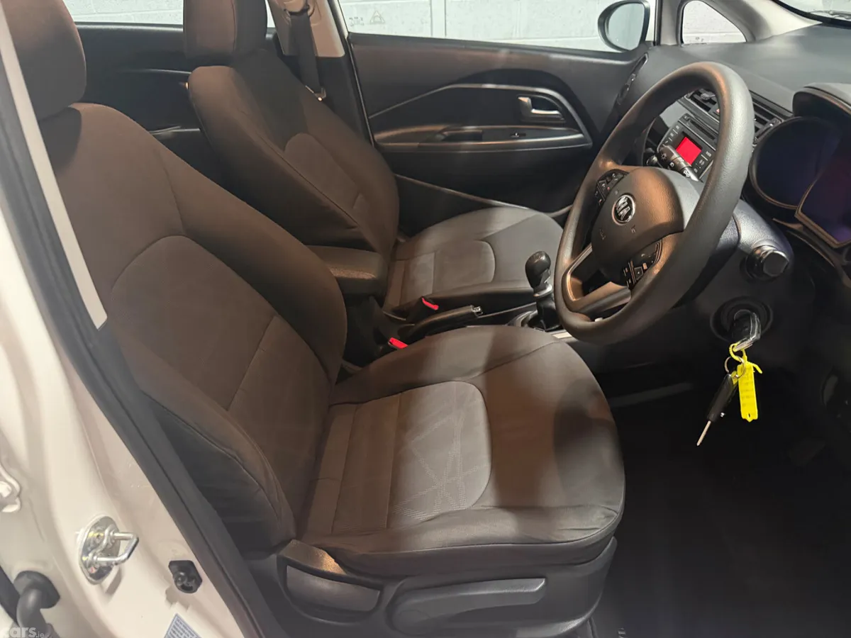 Kia Rio Hatchback, Diesel, 2016, White