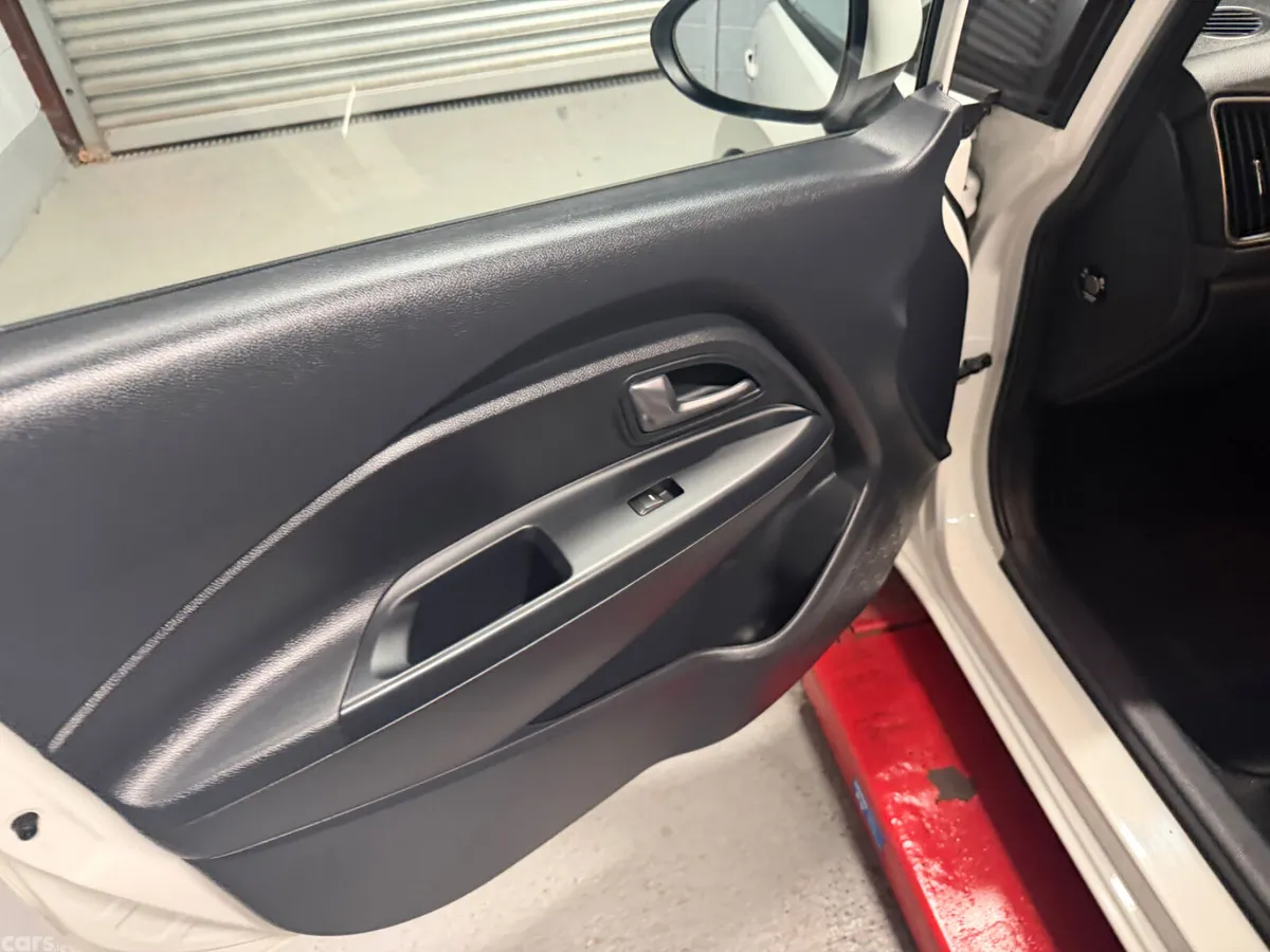 Kia Rio Hatchback, Diesel, 2016, White