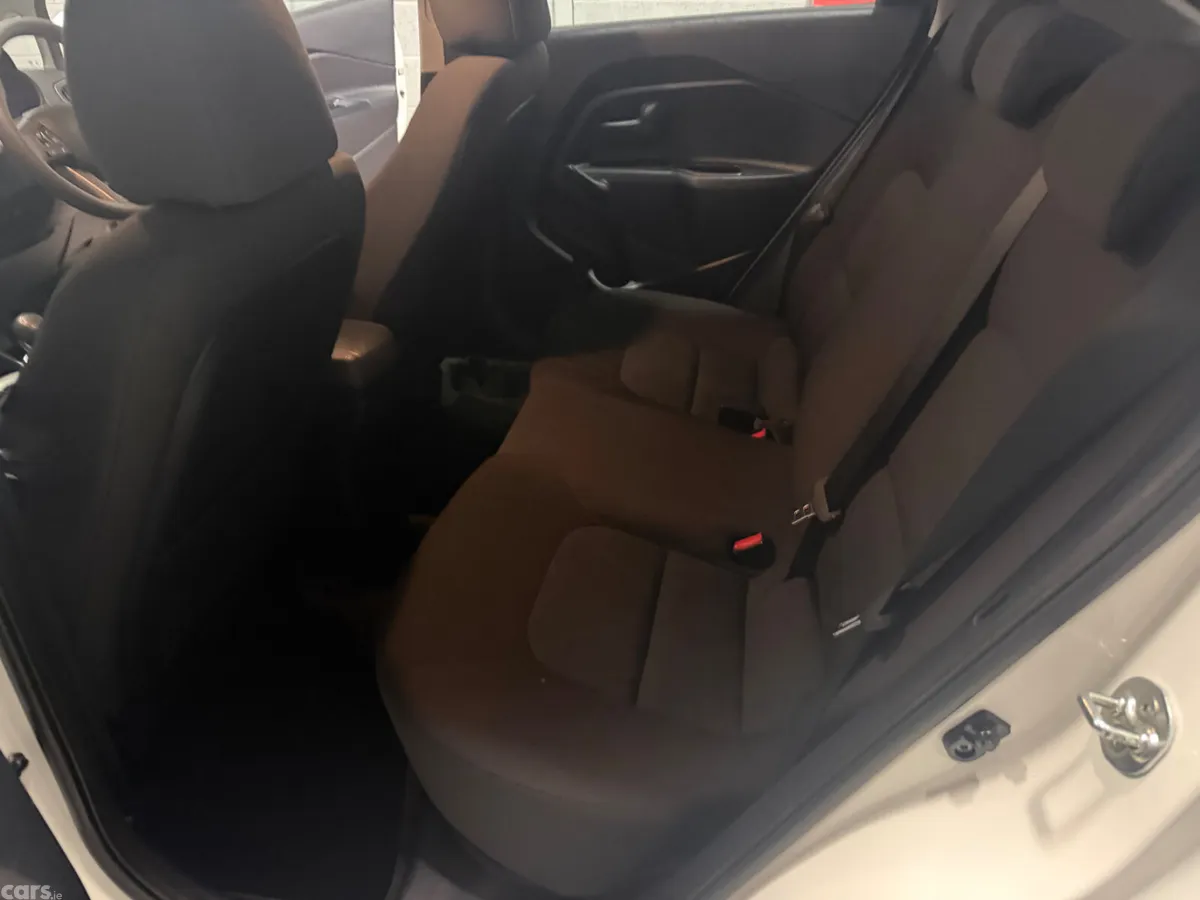 Kia Rio Hatchback, Diesel, 2016, White