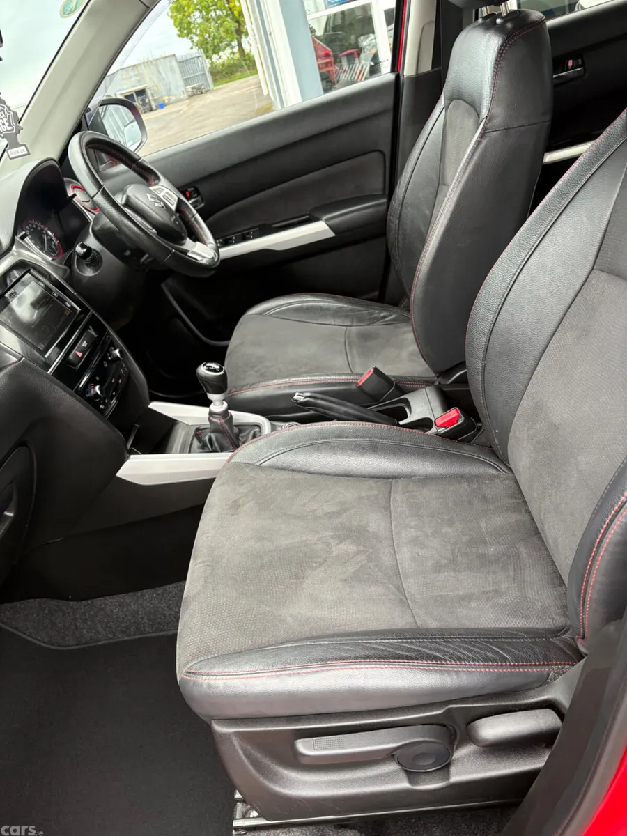 Suzuki Vitara SUV, Petrol, 2018, Red