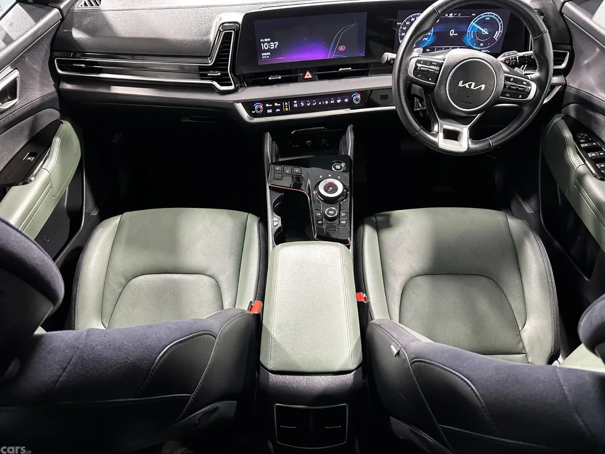 Kia Sportage SUV, Petrol Hybrid, 2024, Grey