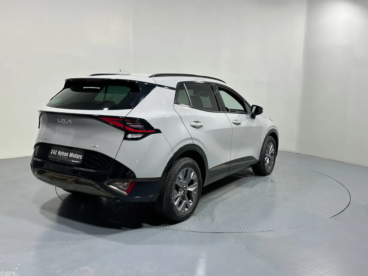 Kia Sportage SUV, Petrol Hybrid, 2024, Grey