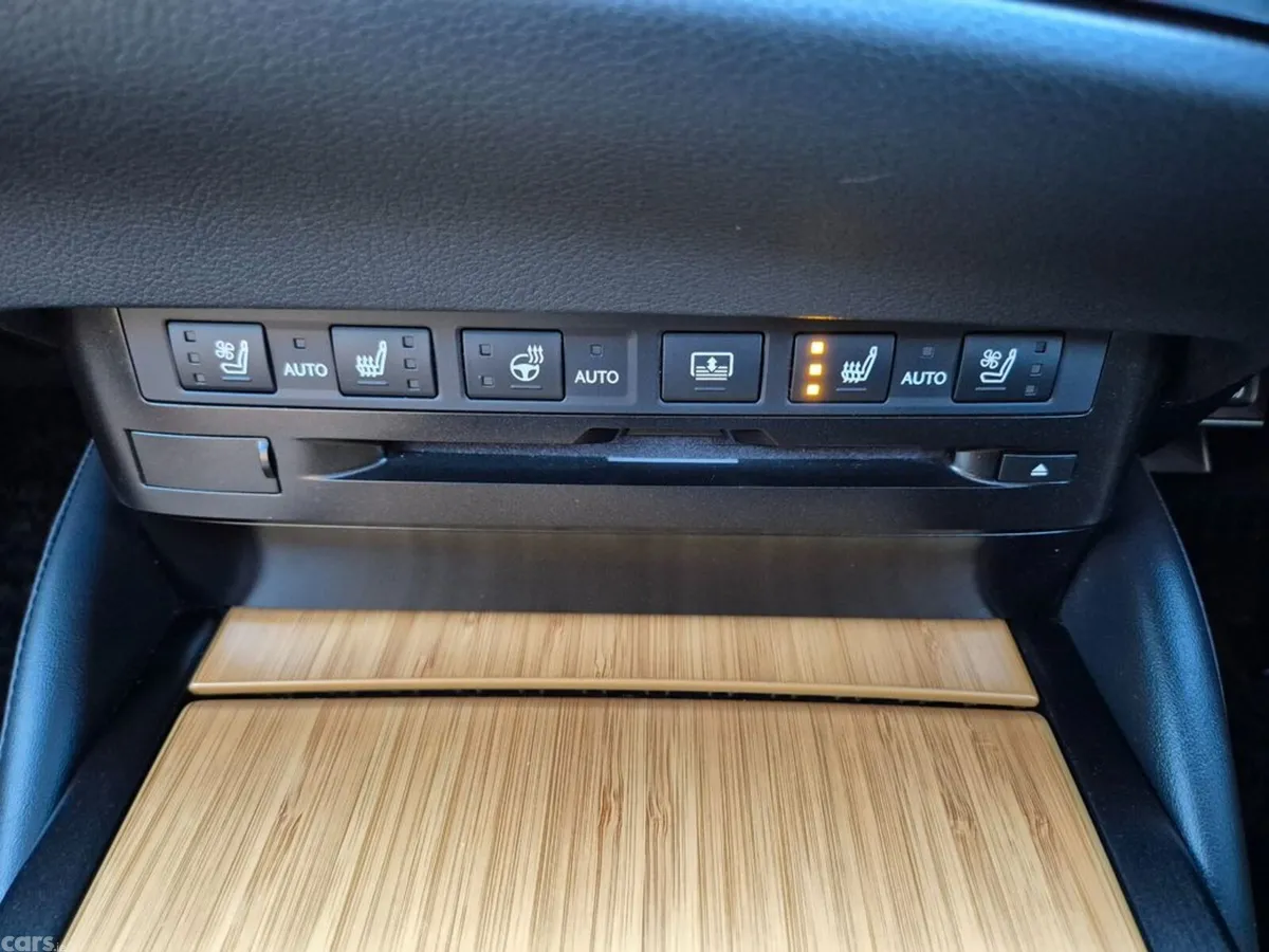 Lexus ES Saloon, Petrol Hybrid, 2022, Red