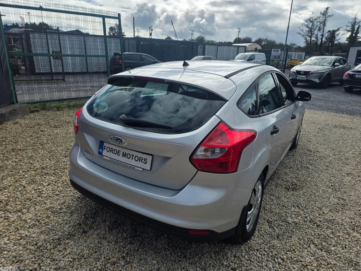 Ford Focus Hatchback, Petrol, 2011, Silver