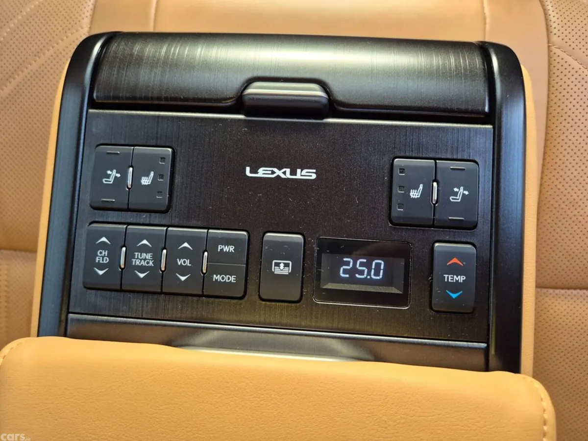 Lexus ES Saloon, Petrol Hybrid, 2022, Red