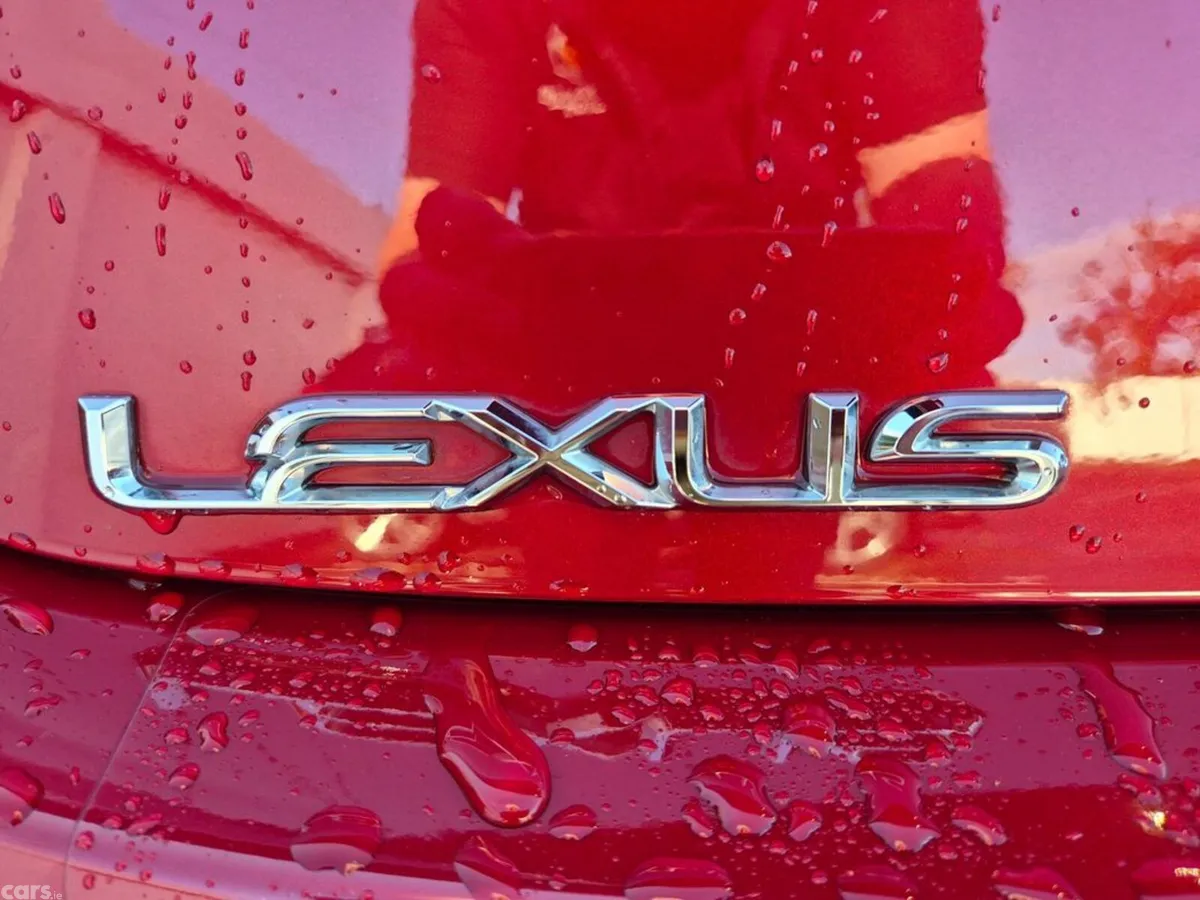 Lexus ES Saloon, Petrol Hybrid, 2022, Red