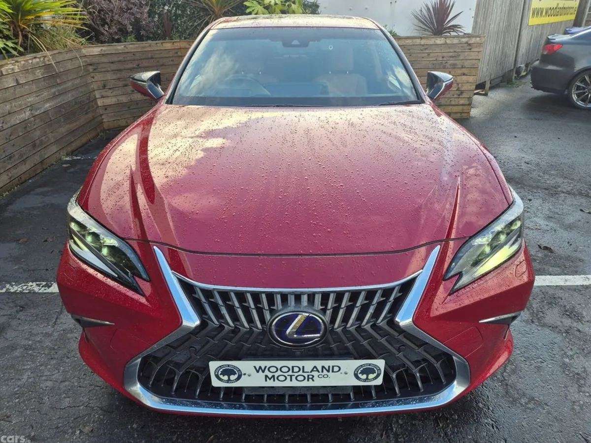 Lexus ES Saloon, Petrol Hybrid, 2022, Red