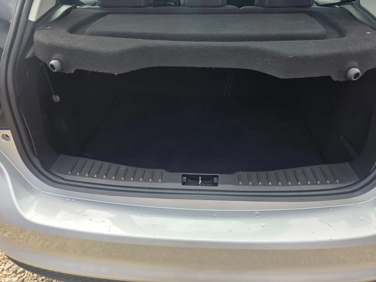 Ford Focus Hatchback, Petrol, 2011, Silver