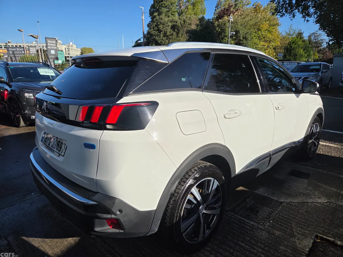 Peugeot 3008 MPV, Petrol, 2018, White