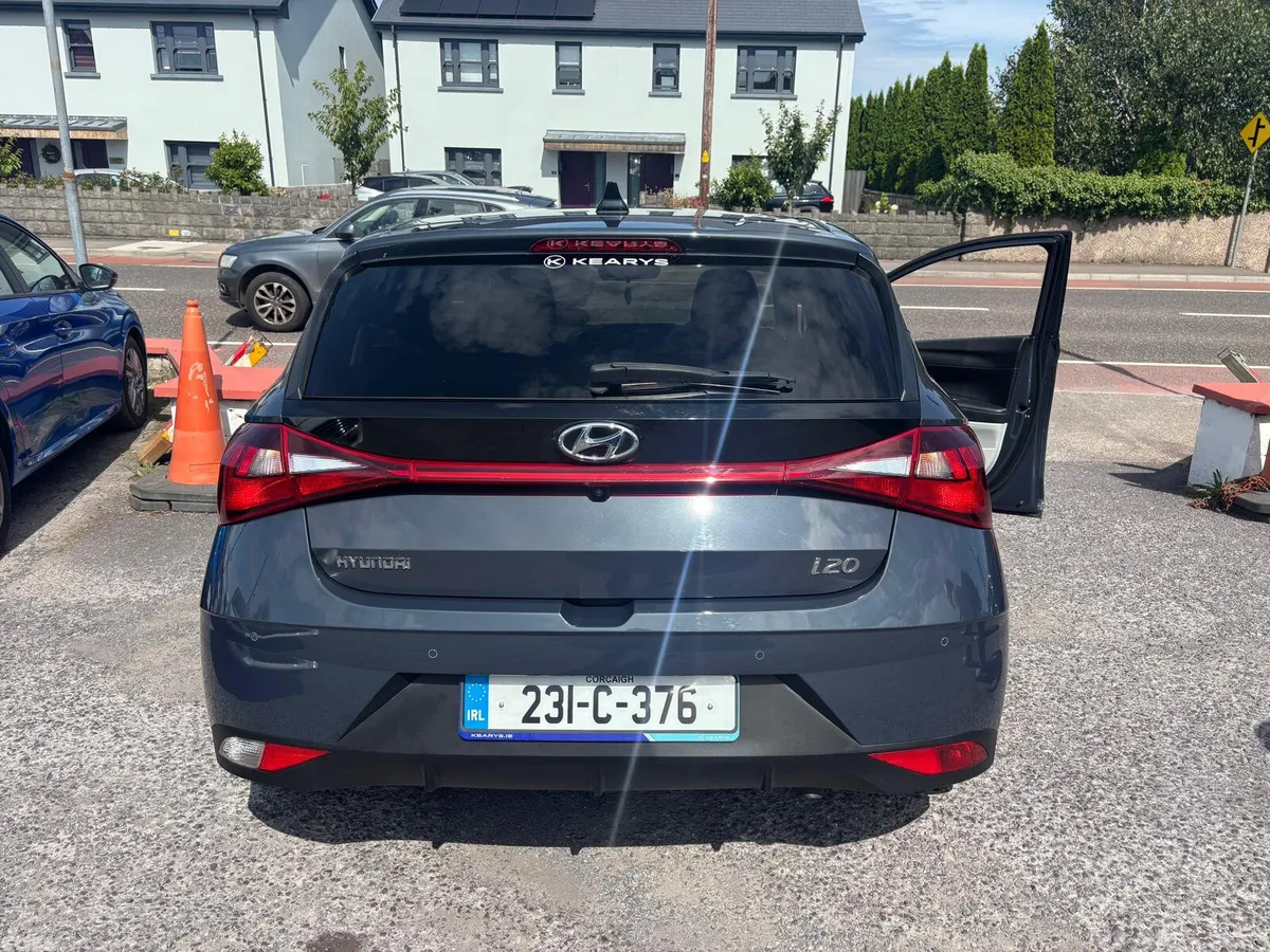 Hyundai i20 Hatchback, Petrol, 2023, Grey