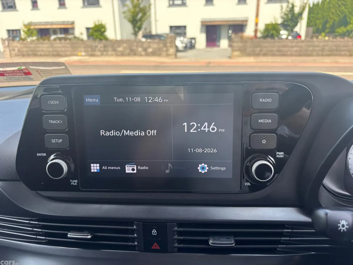 Hyundai i20 Hatchback, Petrol, 2023, Grey