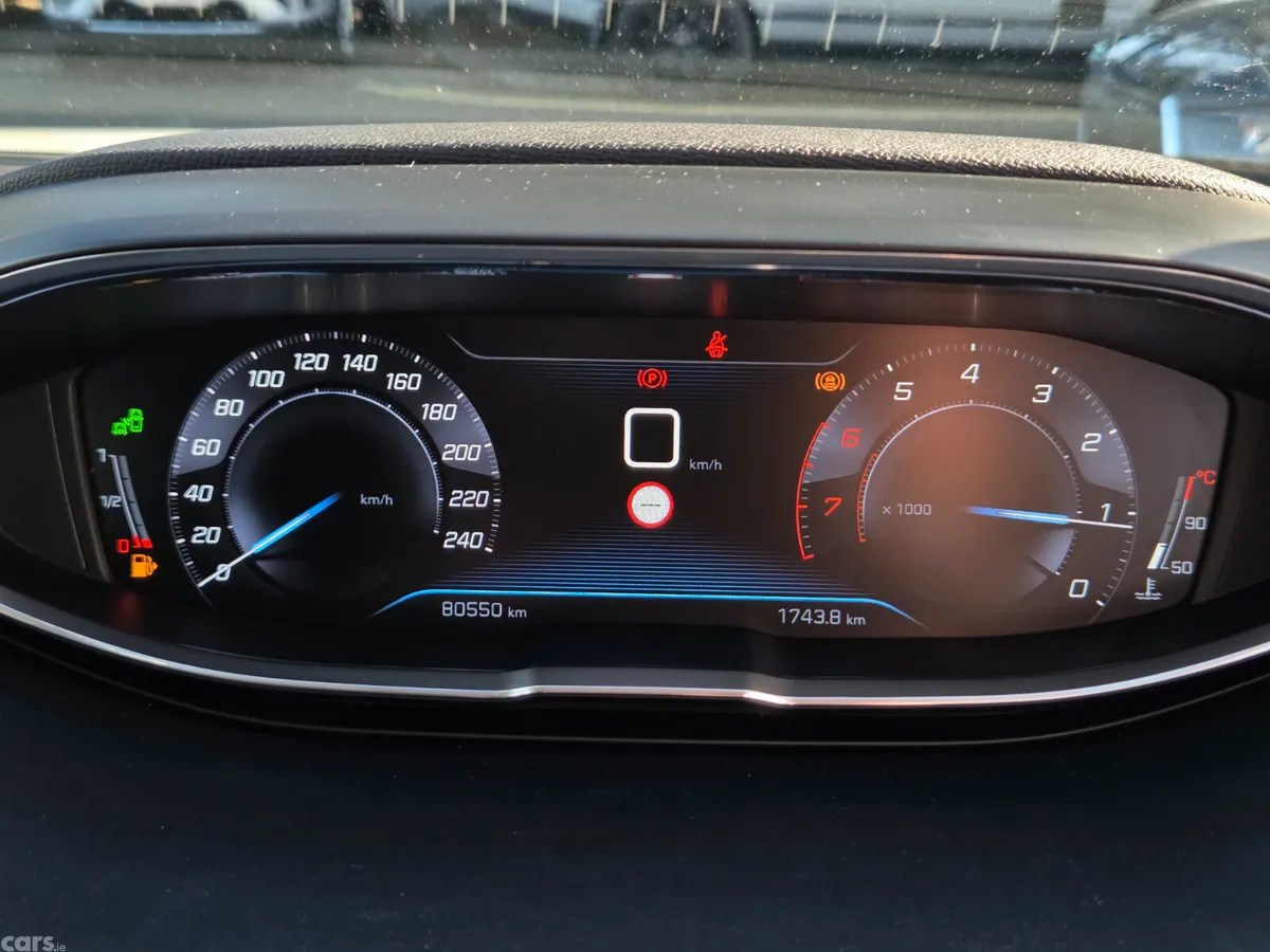 Peugeot 3008 MPV, Petrol, 2018, White