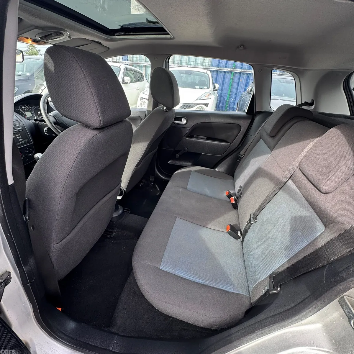 Ford Fiesta Hatchback, Petrol, 2006, Silver