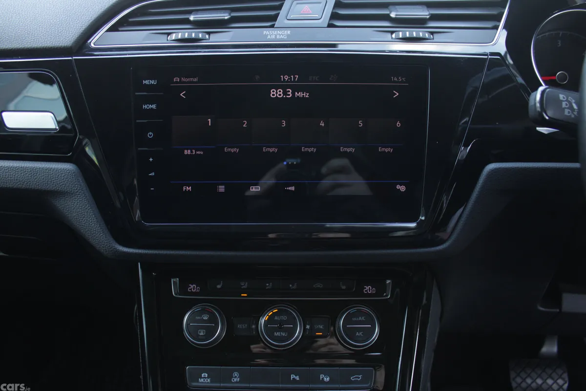 Volkswagen Touran MPV, Diesel, 2020, Black